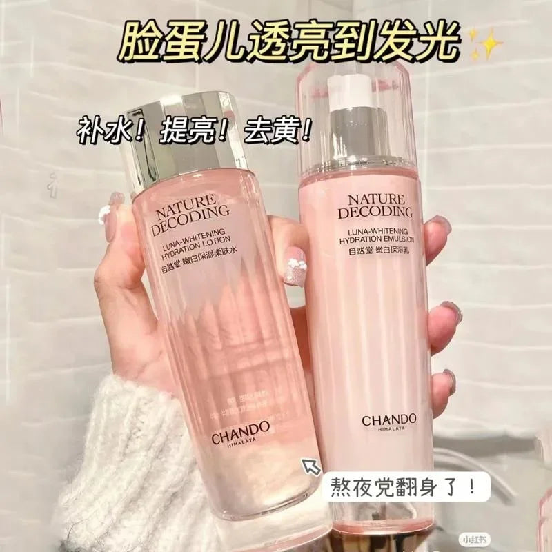 CHANDO whitening moisturizing skincare set featuring cleanser, toner, and moisturizer in a white and pink packaging.