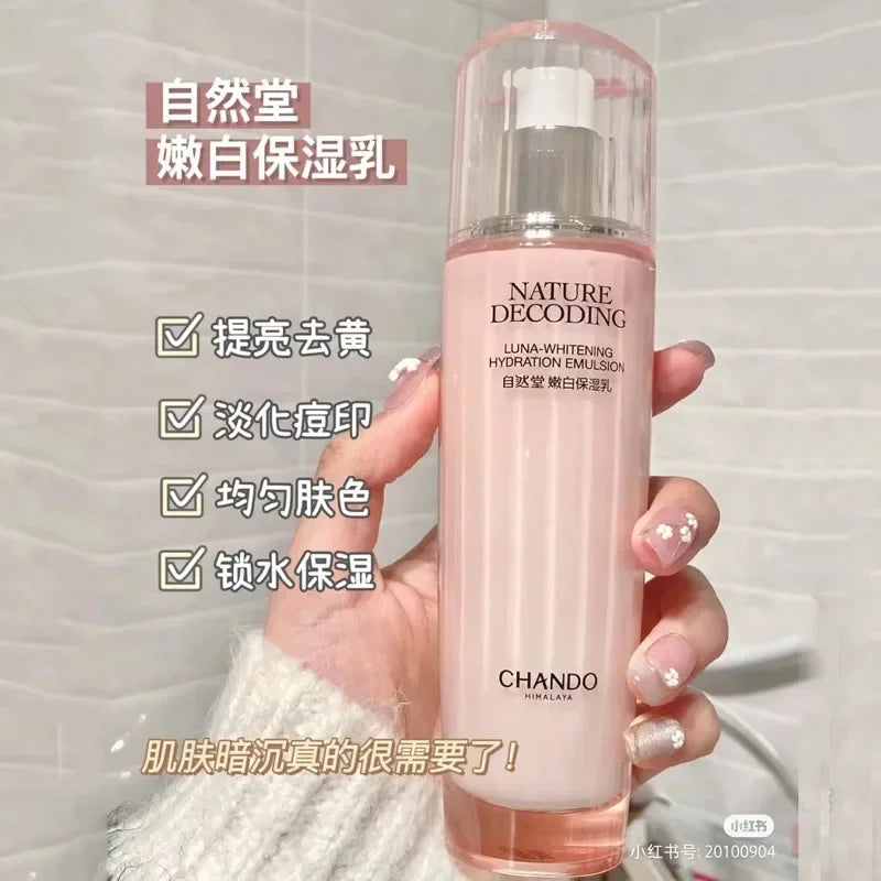 CHANDO whitening moisturizing skincare set with cleanser, toner, and moisturizer for glowing skin, displayed in a neatly arranged kit